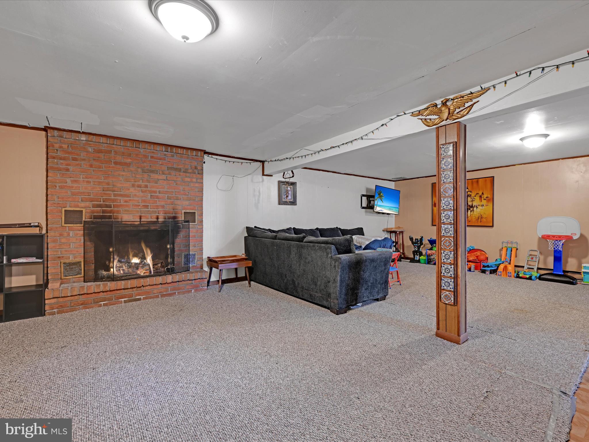 6296 Meadowview Road Germansville, PA 18053 - Photo 19 of 32 Family Room