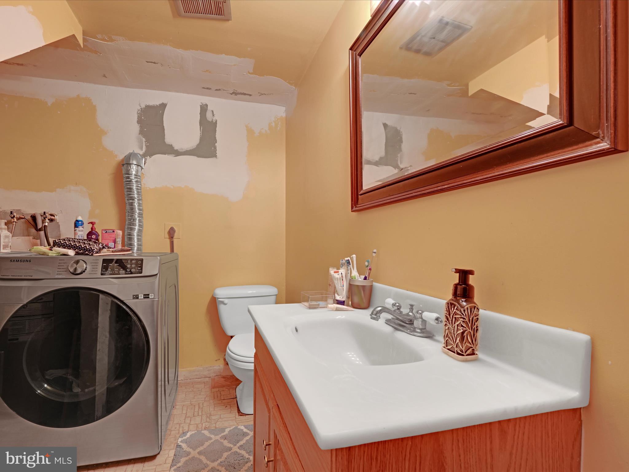 6296 Meadowview Road Germansville, PA 18053 - Photo 22 of 32 Laundry Room
