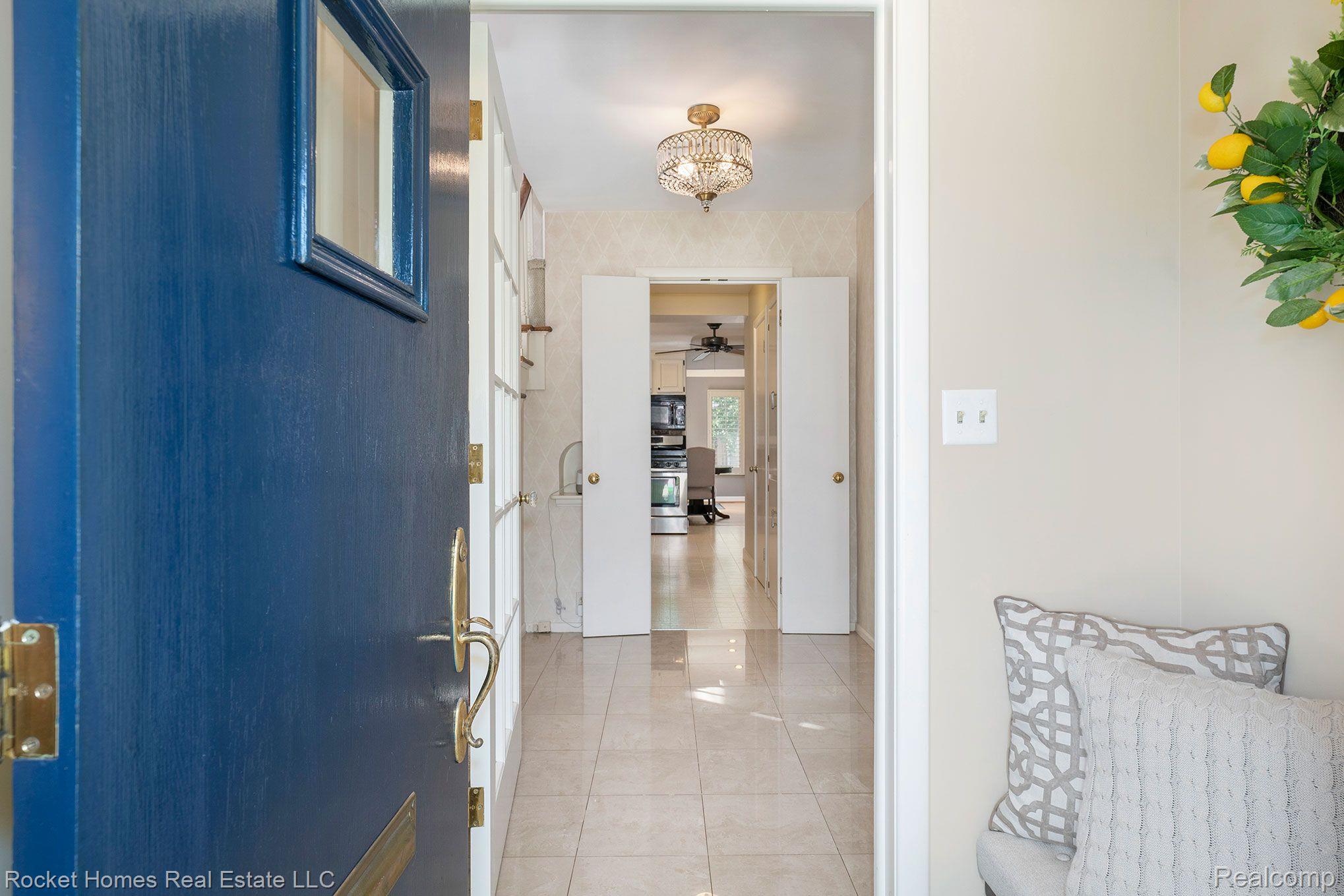 1629 Prestwick Road Grosse Pointe, MI 48236 - Photo 5 of 37 Gallery Image 5