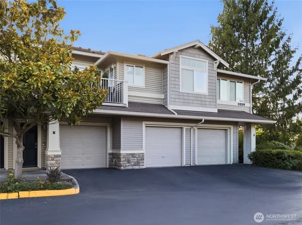 $358,800 | 6209 Isaac Avenue Southeast, Unit E, Auburn, WA 98092