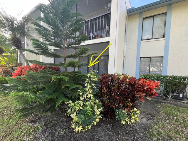 $2,000 | 1115 Green Pine Boulevard, Unit D1, West Palm Beach, FL 33409