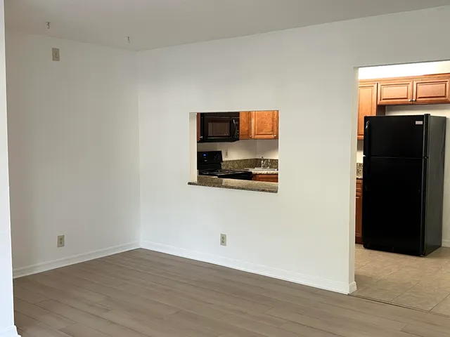 $2,000 | 1115 Green Pine Boulevard, Unit D1, West Palm Beach, FL 33409