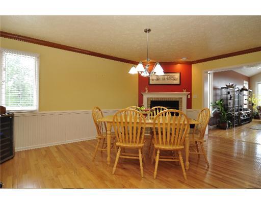 301 Pinkerton Road Wexford, PA 15090 - Photo 4 of 18 Kitchen. 17X12 Breakfast room with log burning fireplace with gas starter.
