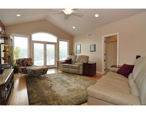 301 Pinkerton Road Wexford, PA 15090 - Photo 5 of 18 Den/Family/Great Room. The great room is beautifully appointed with hardwood floors and a vaulted ceiling.