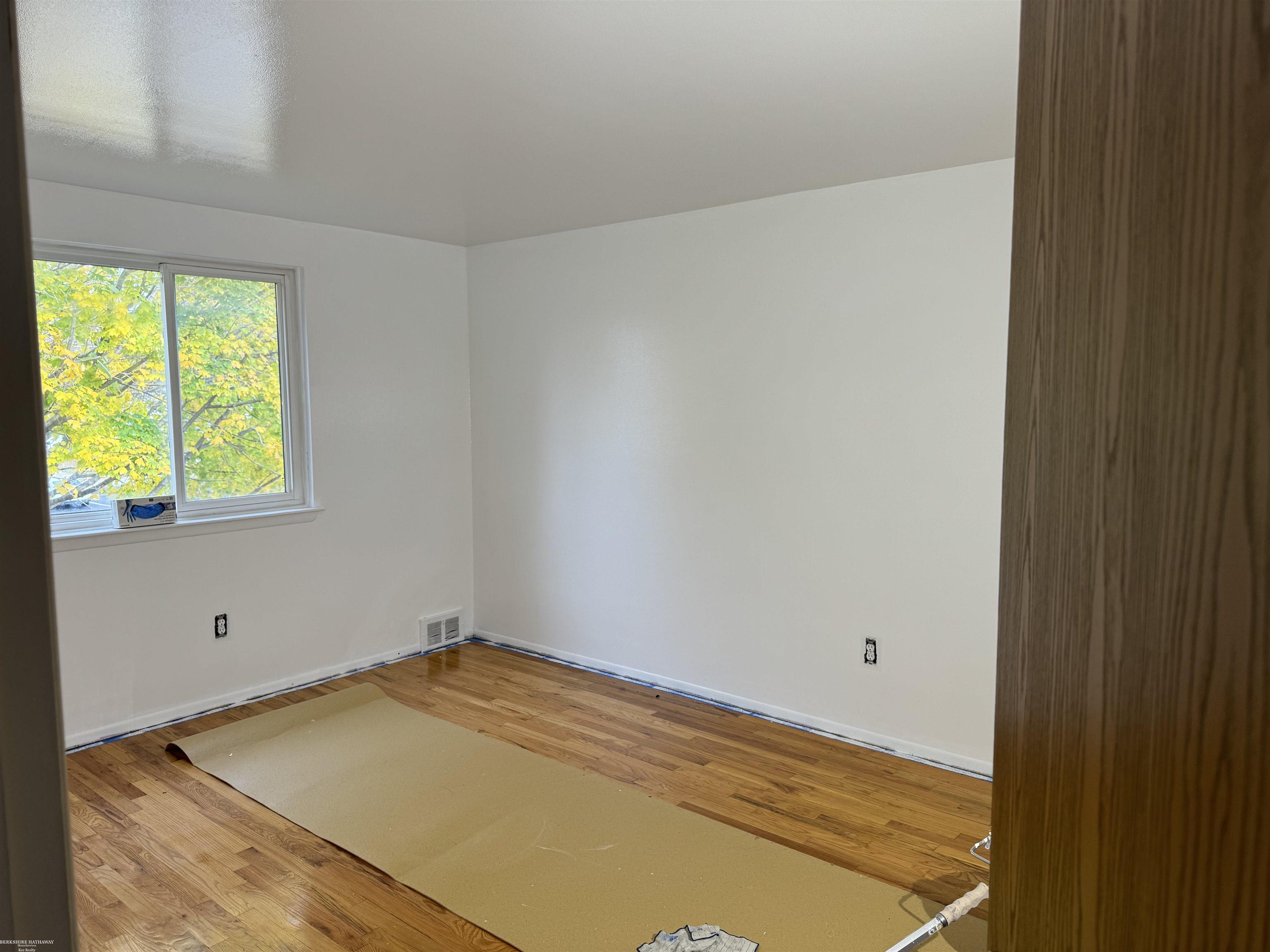 8602 Kaltz Street Center Line, MI 48015 - Photo 7 of 9