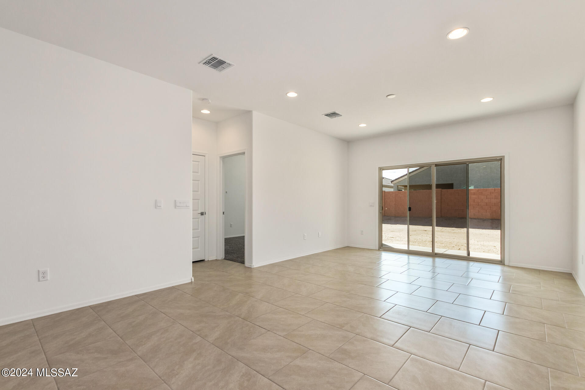 12496 West Barnett Road Marana, AZ 85653 - Photo 14 of 40
