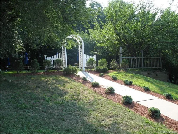 $2,550 | 414 Benedict Avenue, Unit 1D, Tarrytown, NY 10591