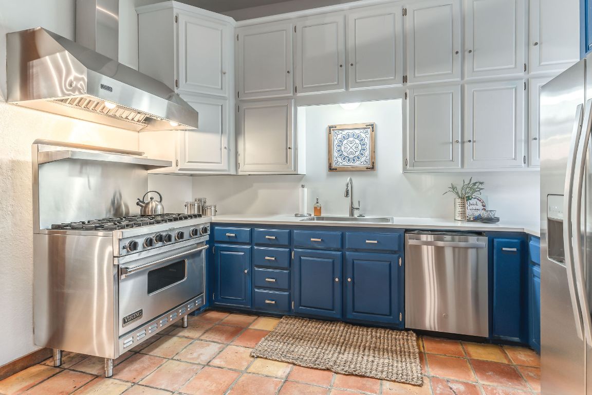 203 Leland Street Austin, TX 78704 - Photo 11 of 38 Kitchen-Main House