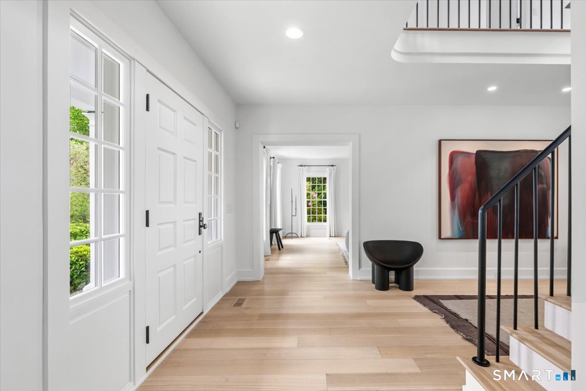 256 Country Club Road New Canaan, CT 06840 - Photo 5 of 40