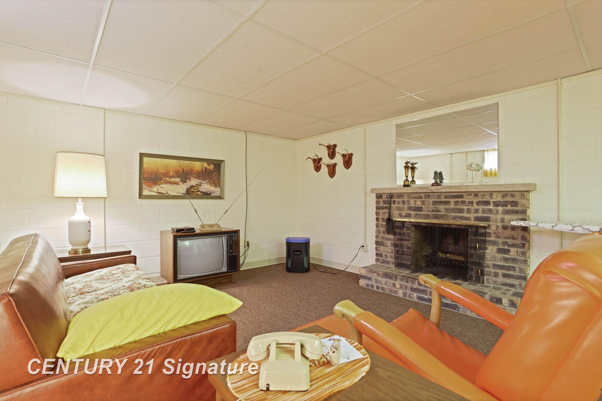 4665 Locust Road Saginaw, MI 48604 - Photo 32 of 48 50153482-15c6cf50-839f-408f-a136-704b46ffd7e4.JPG