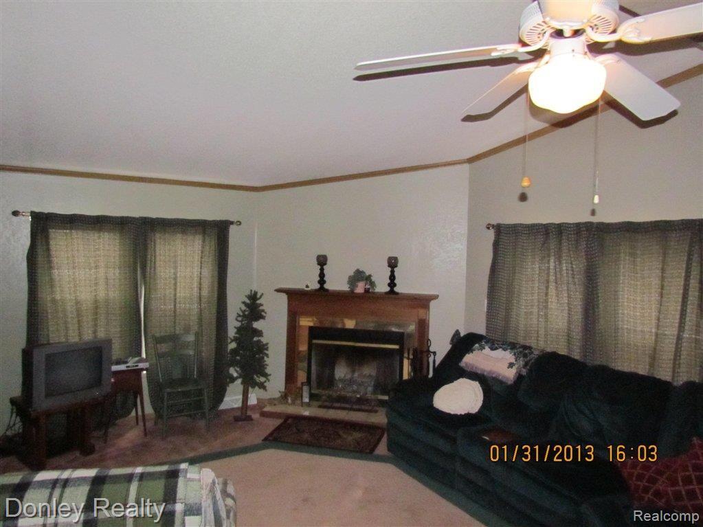 6457 Snover Road Decker, MI 48426 - Photo 4 of 19 IMG_1061.JPG