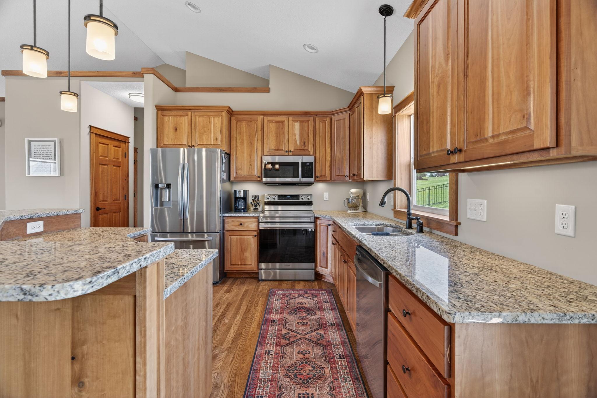 3940 Creek View Lane Southwest Rochester, MN 55902 - Photo 10 of 53