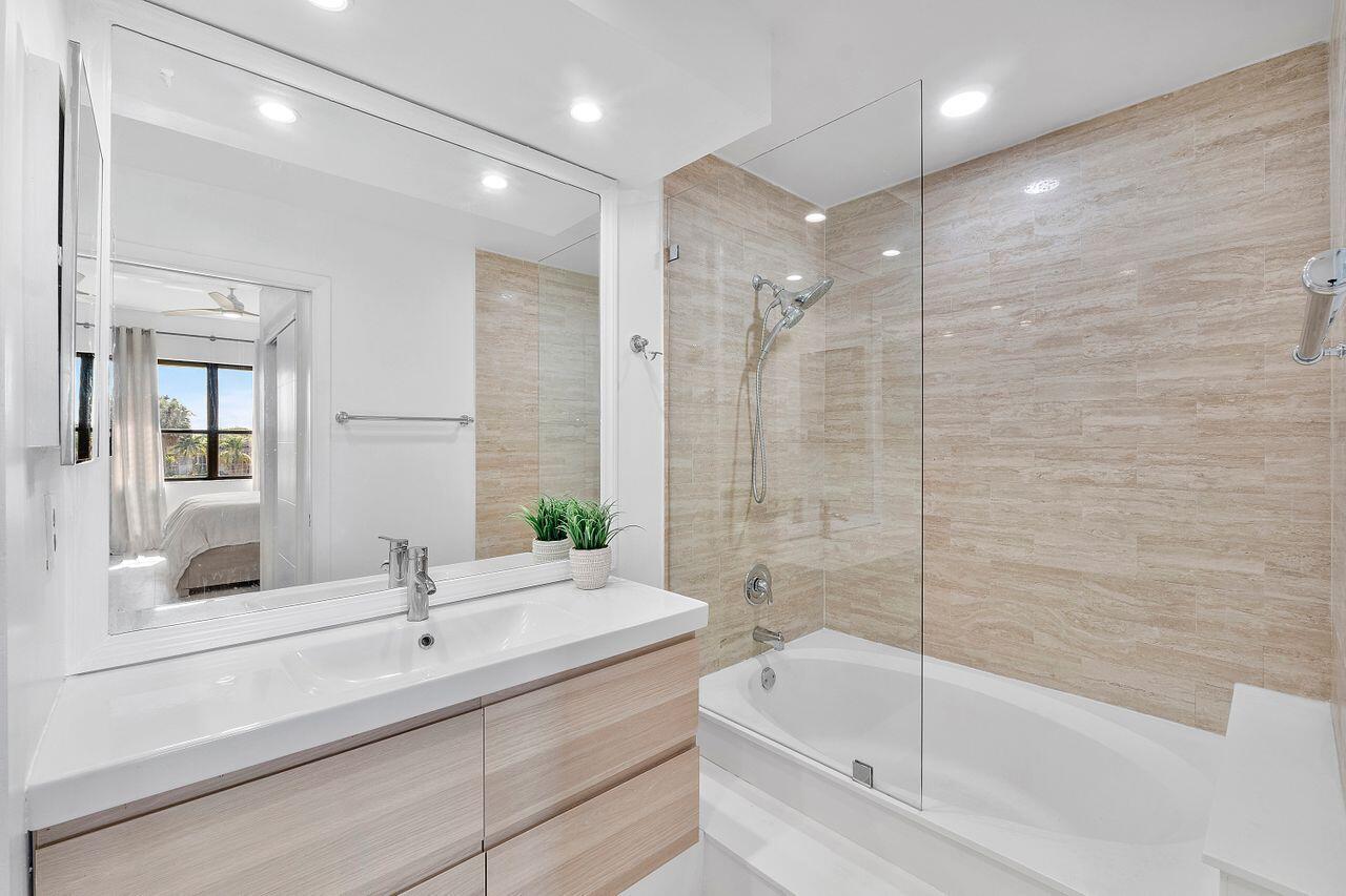 7508 La Paz Boulevard, Unit 304 Boca Raton, FL 33433 - Photo 20 of 44 7508_La_Paz_Blvd_U304_032