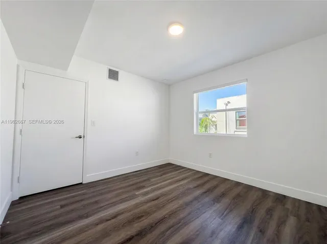 $1,800 | 1710 Northwest 1st Court, Unit 1, Miami, FL 33136