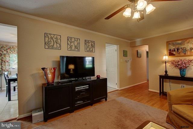 102 Lexington Road York, PA 17402 - Photo 4 of 28