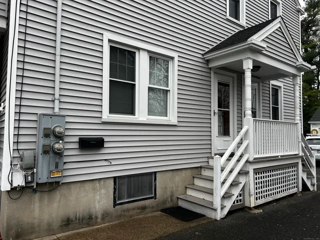 $1,900 | 24 Lawncrest Road, Danbury, CT 06810