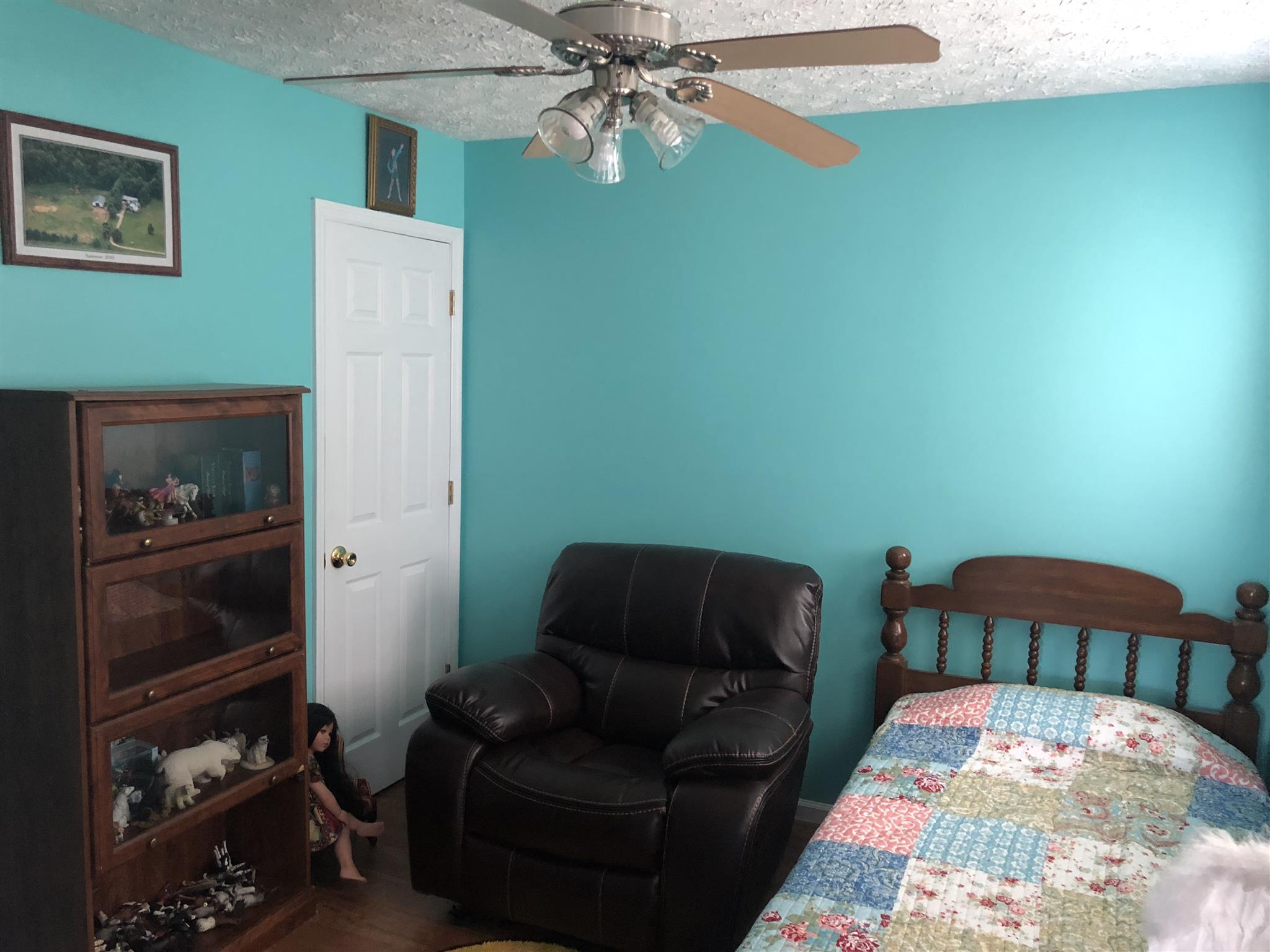 922 Harpo Road Manchester, TN 37355 - Photo 14 of 17 a bedroom with furniture and a lamp