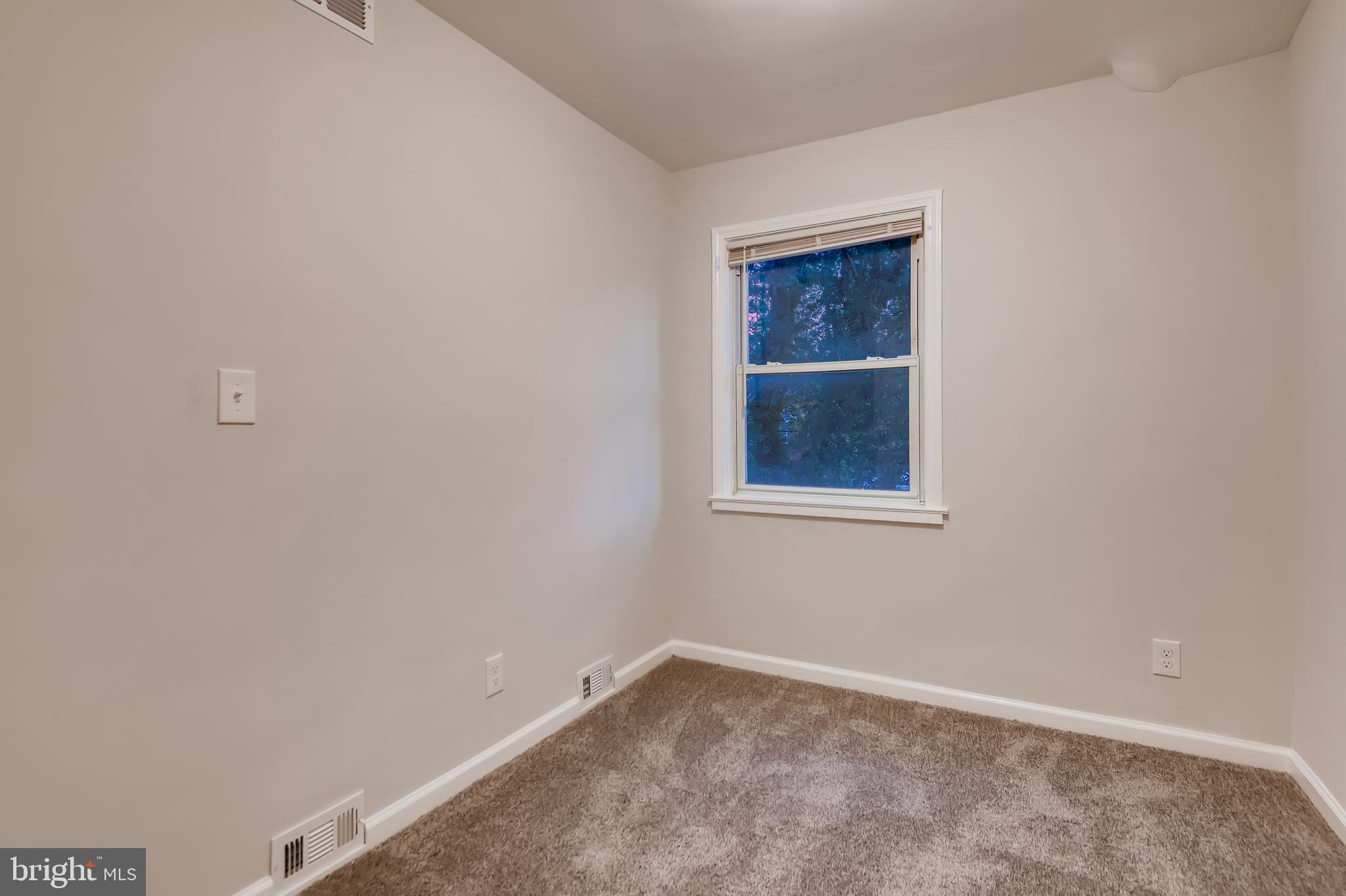1615 Gleneagle Road Baltimore, MD 21239 - Photo 22 of 32 Bedroom!