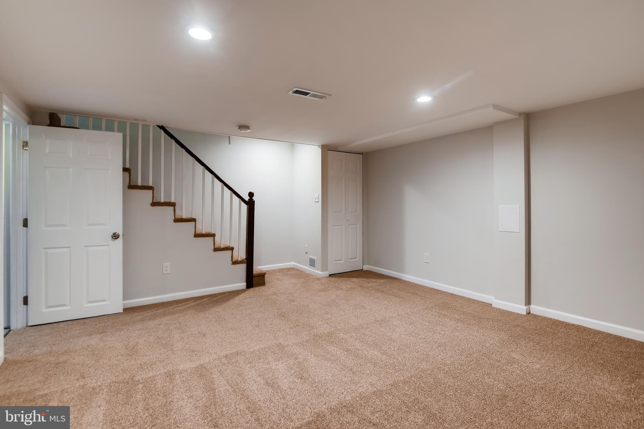1615 Gleneagle Road Baltimore, MD 21239 - Photo 29 of 32 RecRoom!