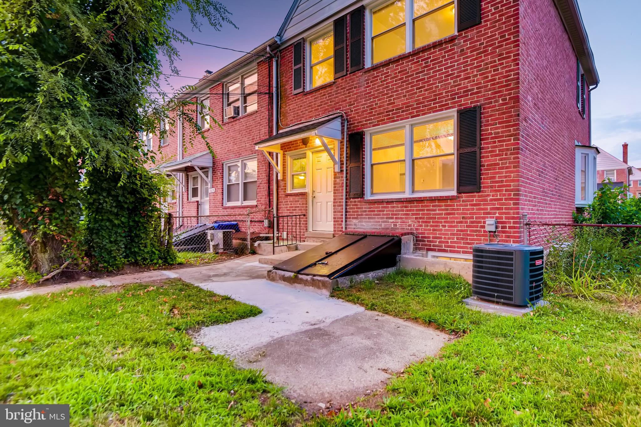 1615 Gleneagle Road Baltimore, MD 21239 - Photo 4 of 32 Rear!
