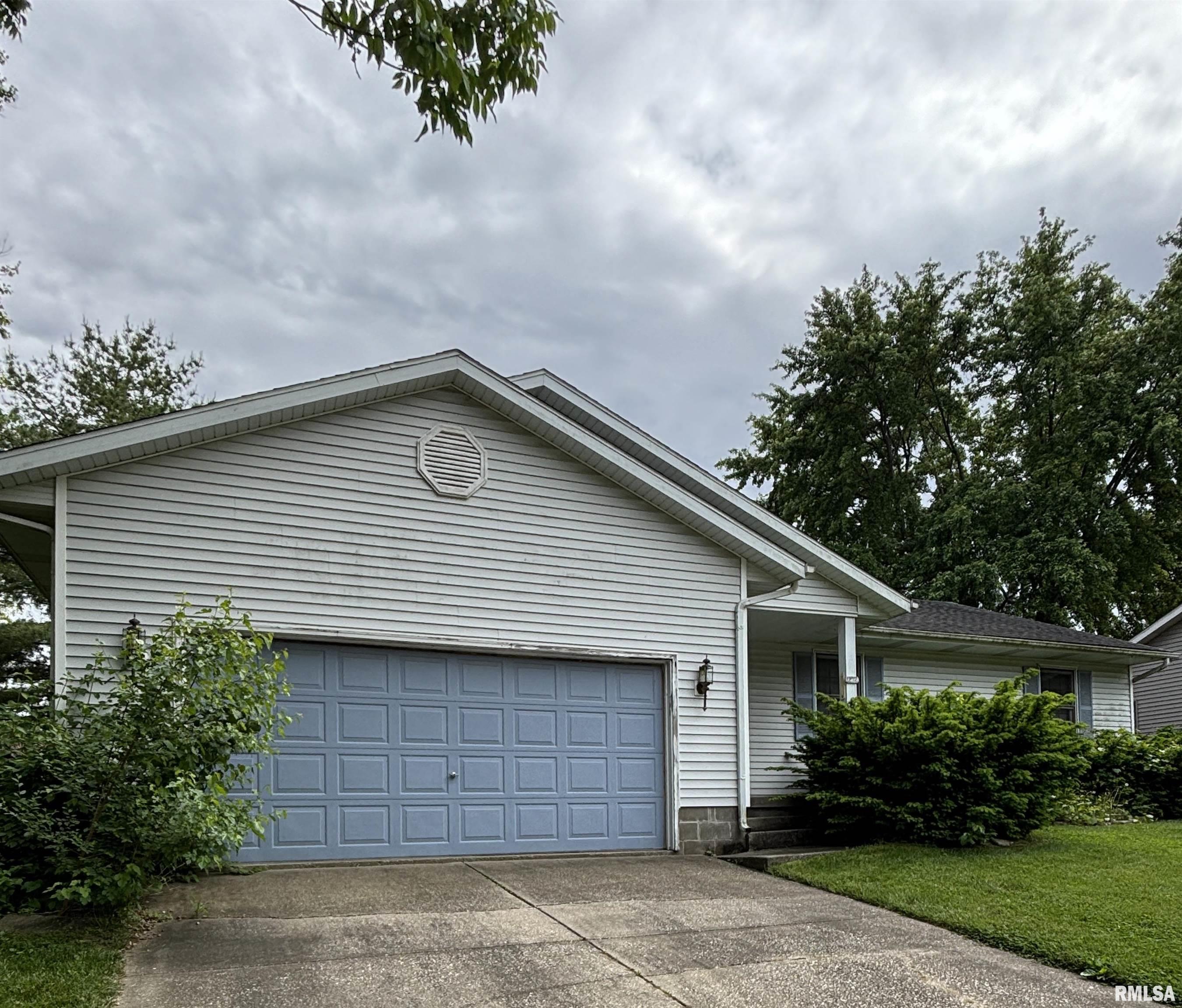 1212 Mildred Court Springfield, IL 62712 - Photo 5 of 27