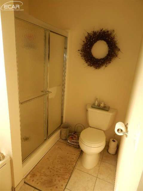 5515 Coldwater Road Flint, MI 48504 - Photo 30 of 44 20435865-29.JPG