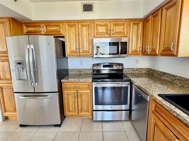a view of an empty room with window