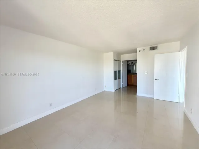 $3,100 | 3300 Northeast 192 Street, Unit 807, Aventura, FL 33180