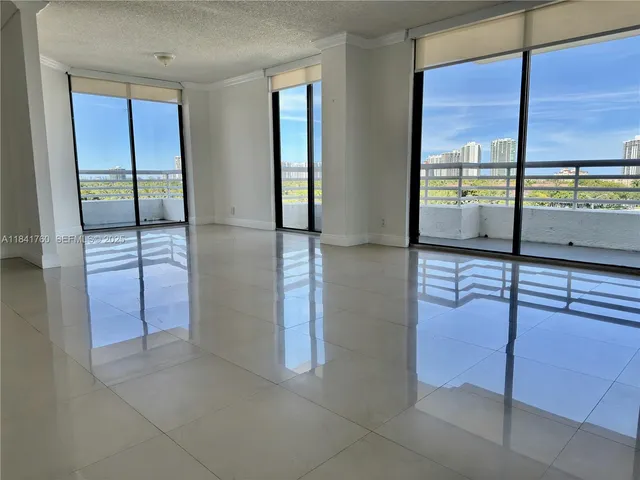$3,100 | 3300 Northeast 192 Street, Unit 807, Aventura, FL 33180