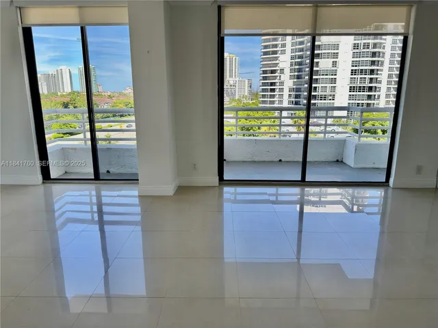 $3,100 | 3300 Northeast 192 Street, Unit 807, Aventura, FL 33180