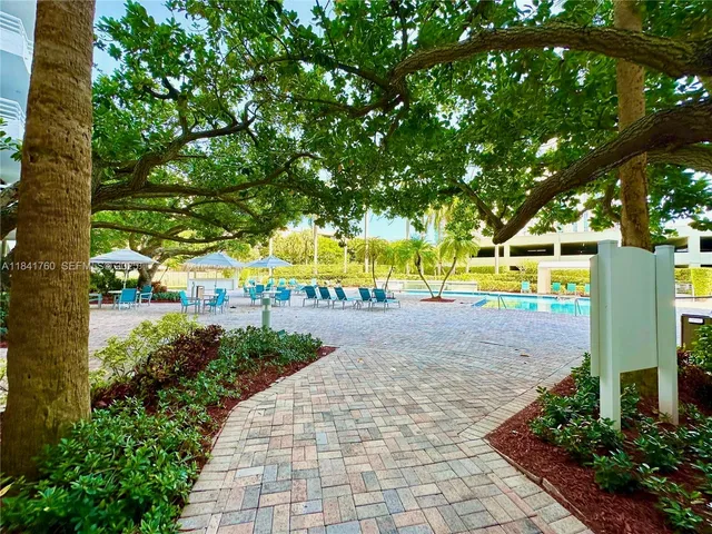 $3,100 | 3300 Northeast 192 Street, Unit 807, Aventura, FL 33180