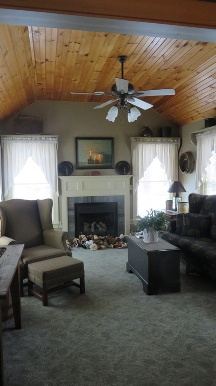 49 Cape Road Mendon, MA 01756 - Photo 5 of 9