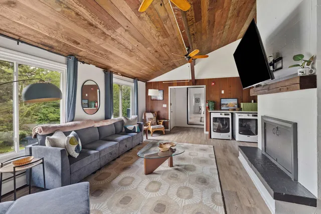 $859,000 | 11 Waldwinkle Road, West Dover, VT 05356