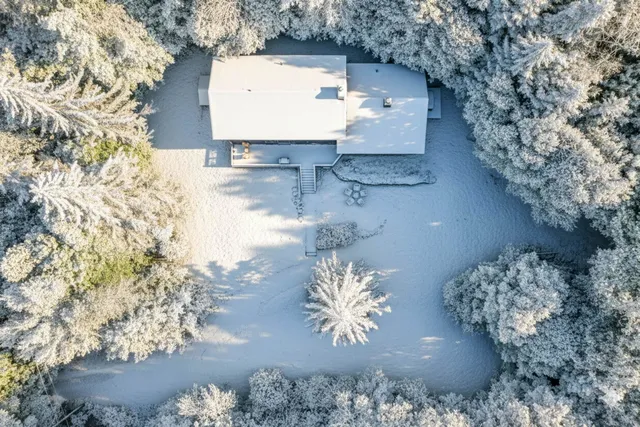 $859,000 | 11 Waldwinkle Road, West Dover, VT 05356