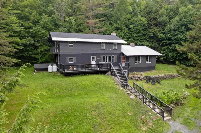 $859,000 | 11 Waldwinkle Road, West Dover, VT 05356