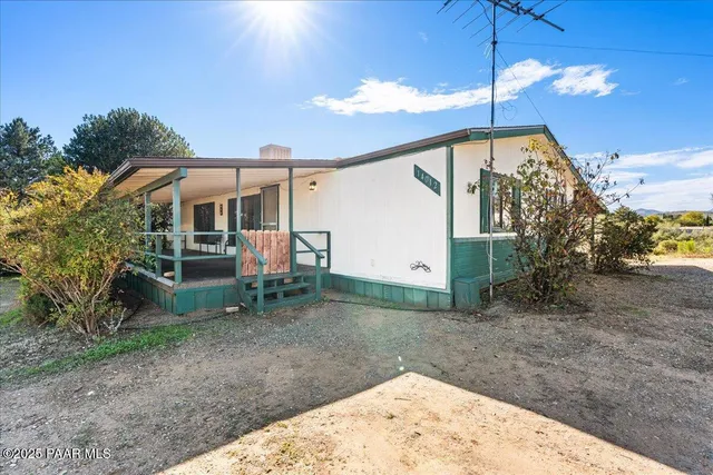 a view of outdoor space