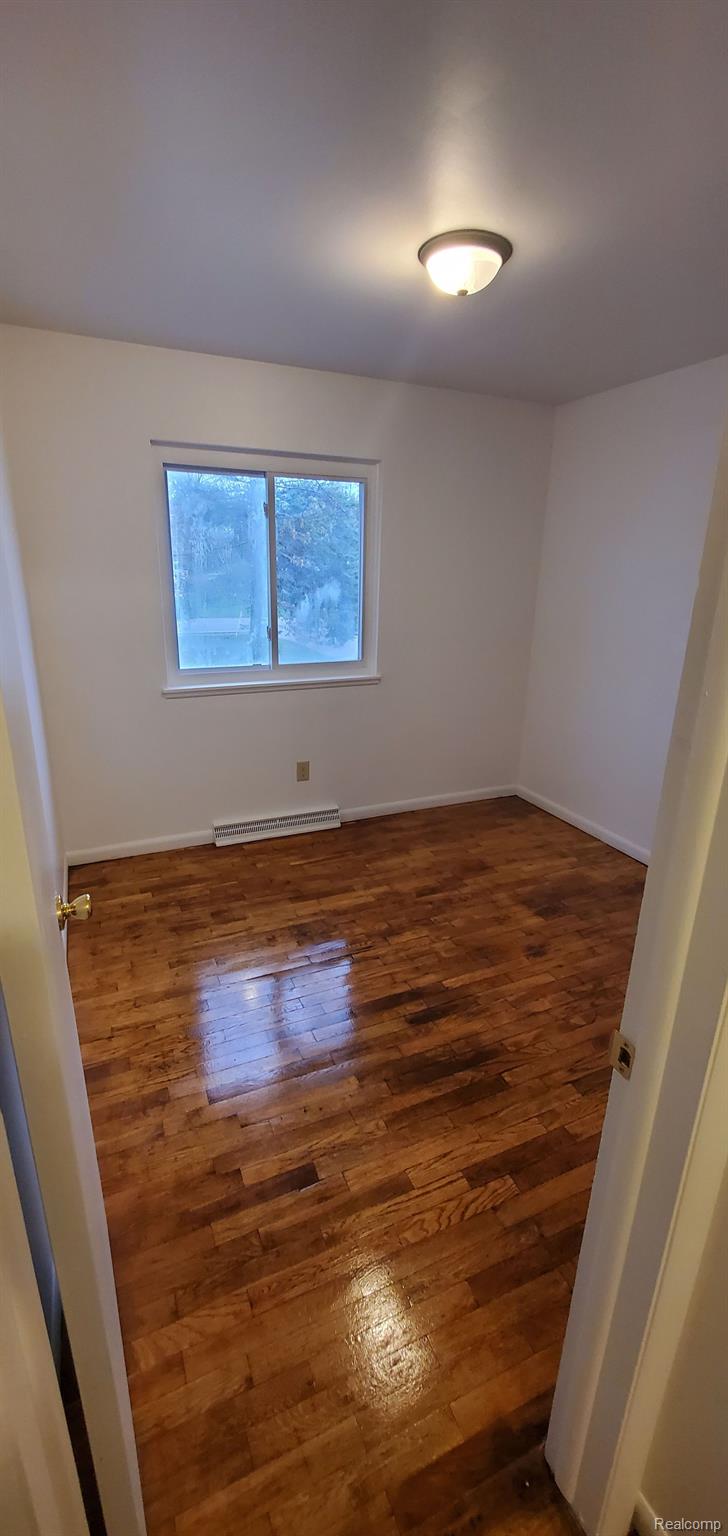 4416 East Coldwater Road Flint, MI 48506 - Photo 8 of 13 Gallery Image 8