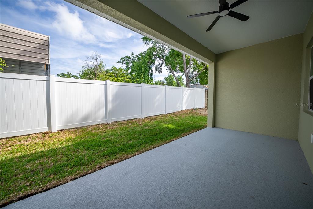 4727 Southeast 25th Loop Ocala, FL 34480 - Photo 24 of 29 a view of a backyard with pathway