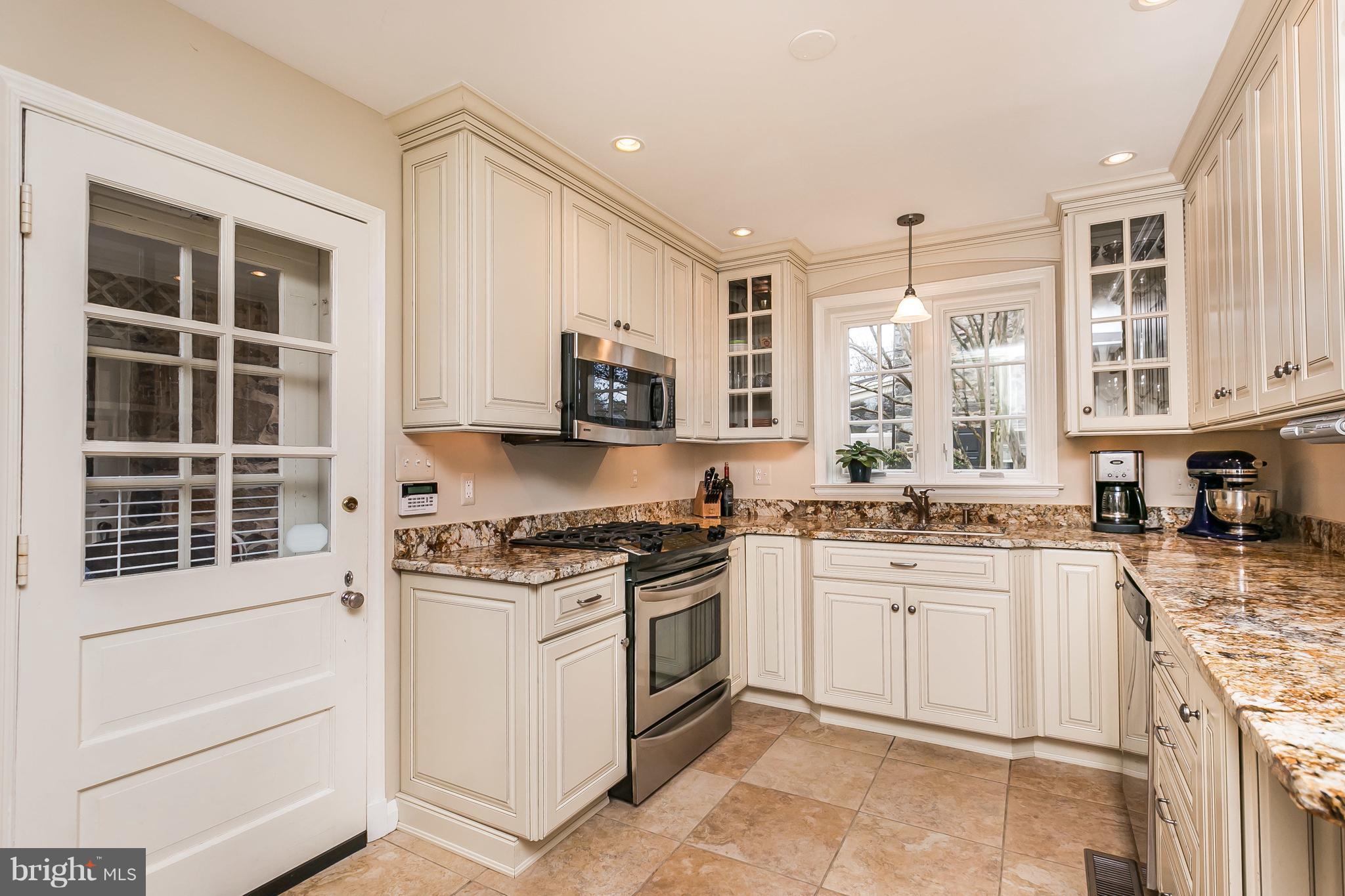 110 Croydon Road Baltimore, MD 21212 - Photo 8 of 30 Interior (General)