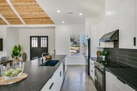 $775,000 | 54 War Bonnet, Wimberley, TX 78676