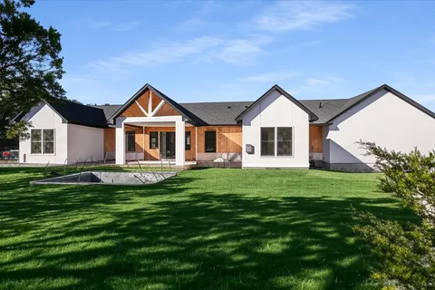 a house view with a outdoor space
