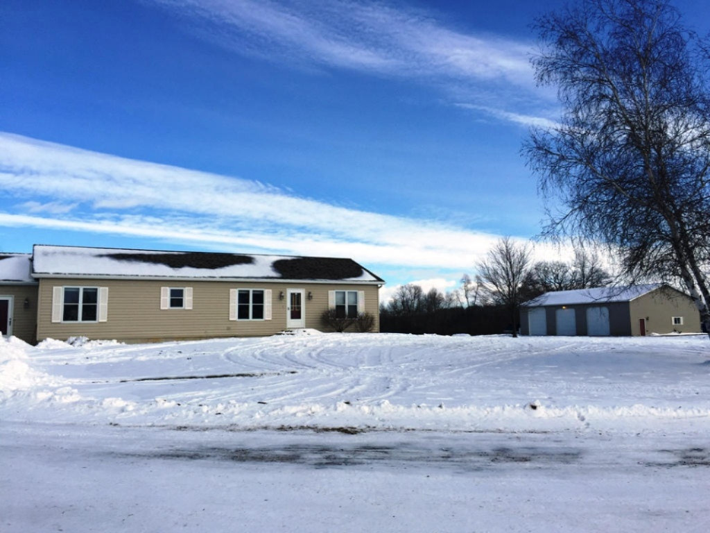 10750 Bale Road Lakeview, MI 48850 - Photo 4 of 19 IMG_0569