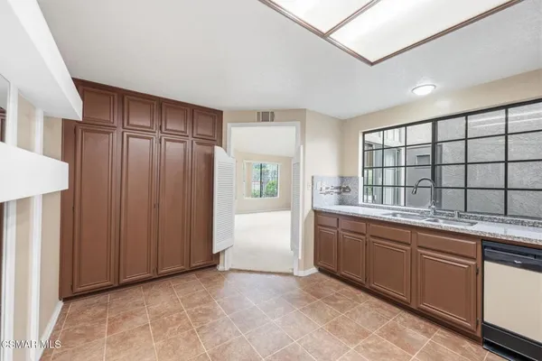 $819,999 | 802 Congressional Road, Simi Valley, CA 93065