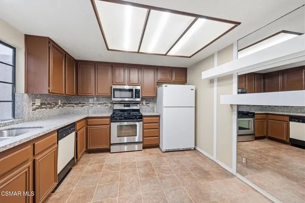 $819,999 | 802 Congressional Road, Simi Valley, CA 93065