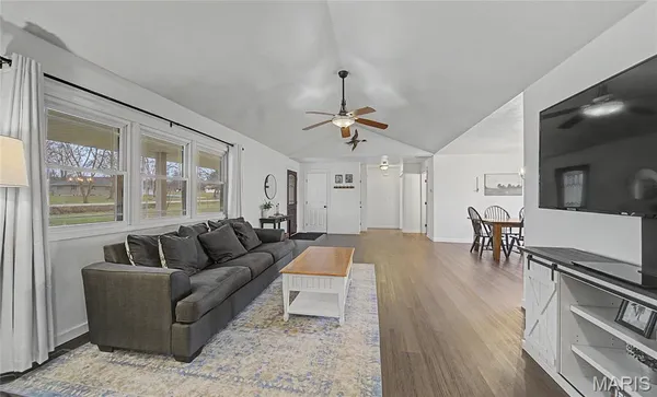 $295,000 | 30421 Peach Blossom Lane, Lebanon, MO 65536