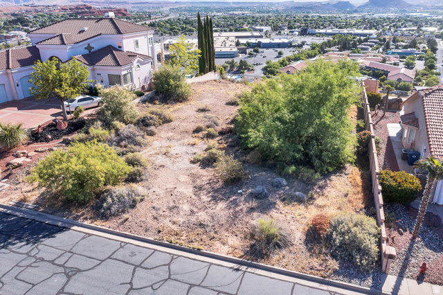 318 North Crest Line Circle, Unit 21 St. George, UT 84790 - Photo 3 of 16