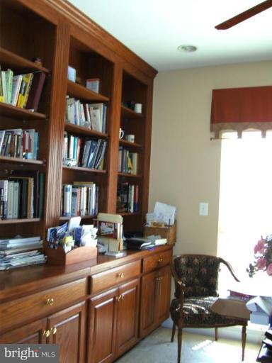 13920 Bromfield Road Germantown, MD 20874 - Photo 12 of 28 First Floor Library/Office