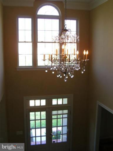 13920 Bromfield Road Germantown, MD 20874 - Photo 10 of 28 Entrance / Foyer
