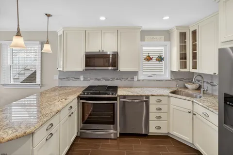 $890,000 | 4445 West Avenue, Unit 1, Ocean City, NJ 08226