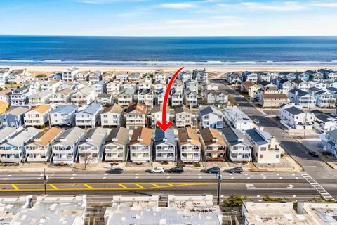 $890,000 | 4445 West Avenue, Unit 1, Ocean City, NJ 08226